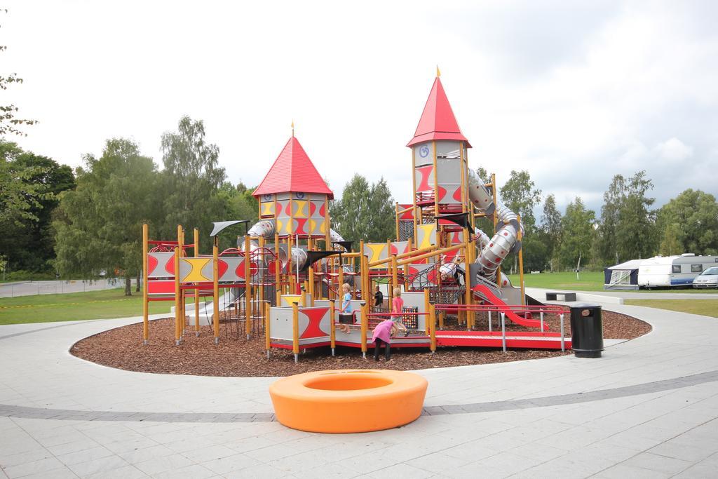 Gustavsvik Stugby & Camping Örebro Buitenkant foto